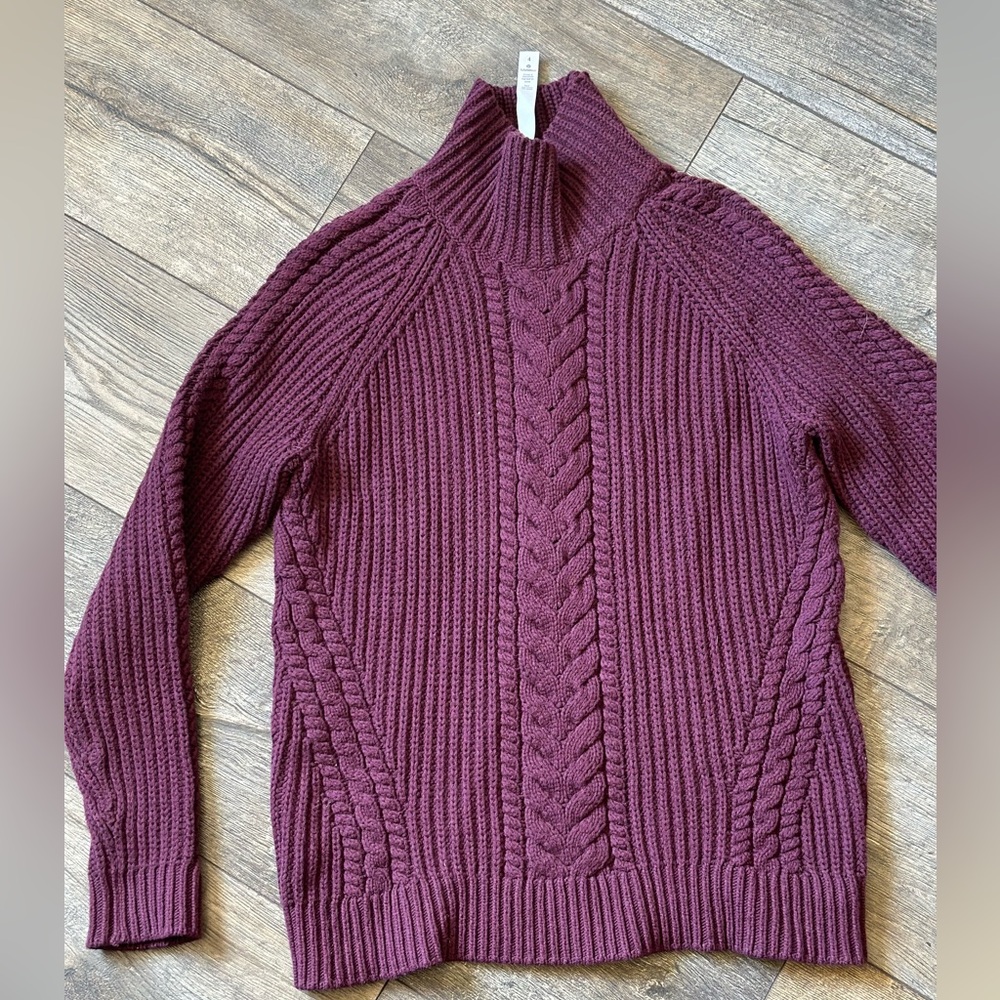 Lululemon sweater 4